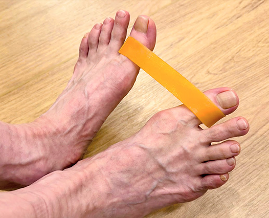Hohmann体操をする足元の写真